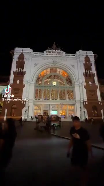 🇭🇺Węgry: Budapeszt. Kampania przeciw masowej imigracji na dworcu Keleti