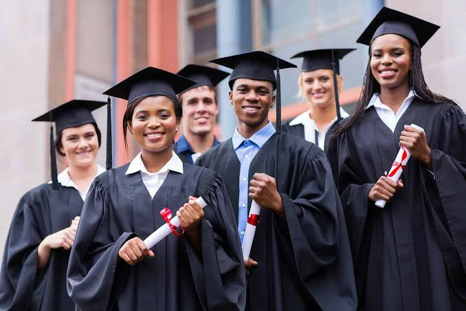 🇬🇧Wielka Brytania: Biali studenci w mniejszości na blisko co piątej uczelni