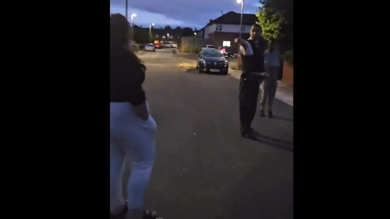 🇬🇧Wielka Brytania: Liverpool. Policjant złamał nadgarstek 12-letniemu Polakowi po fałszywym oskarżeniu sąsiadów