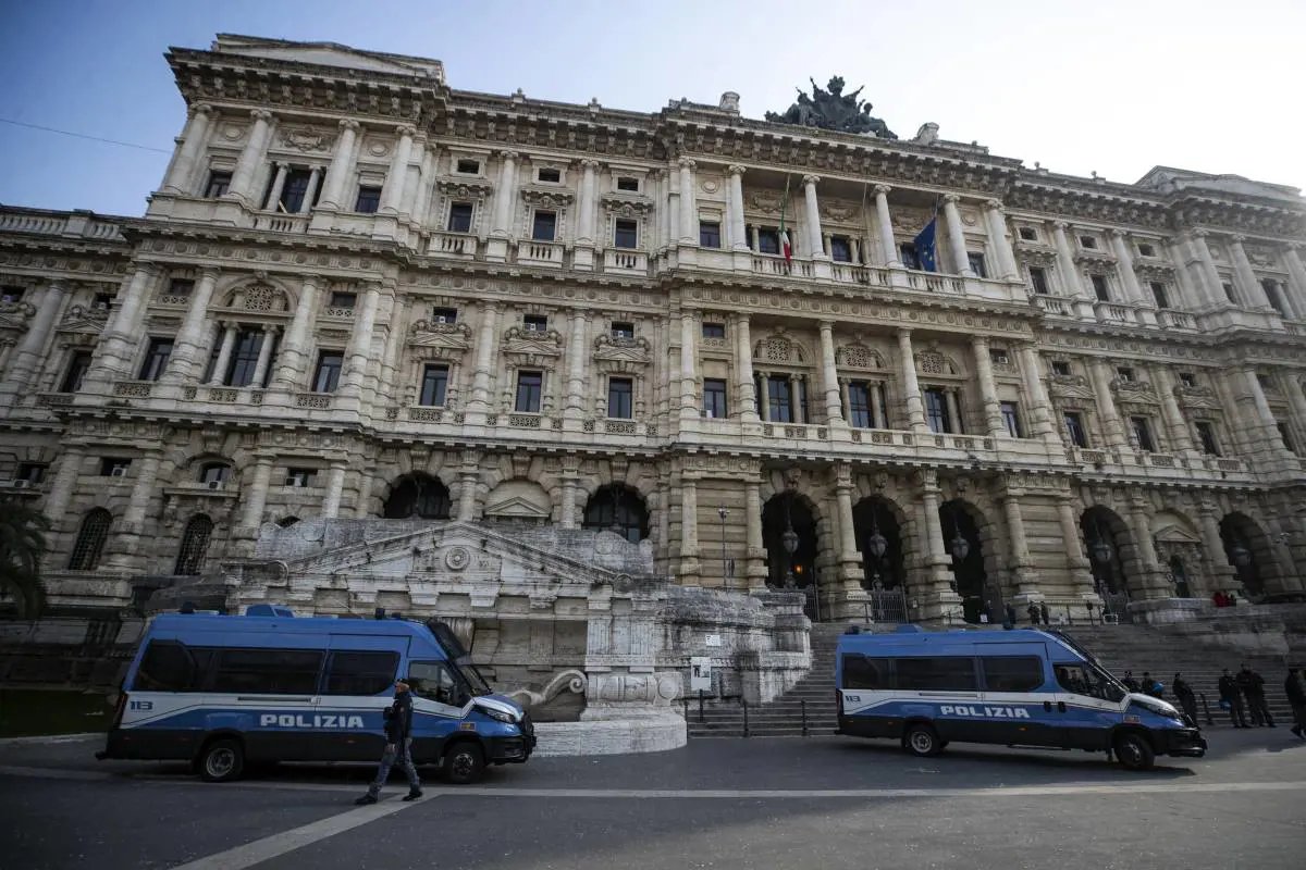 Włochy: Bezpłatna pomoc prawna dla cudzoziemców to biznes zbliżający się do 400 mln euro