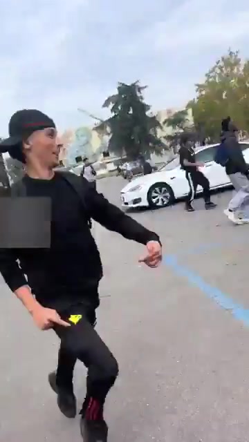 🇮🇹Włochy: Modena. Bójka uczniów na dworcu stała się widowiskiem